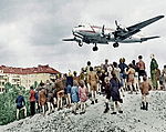 https://upload.wikimedia.org/wikipedia/commons/thumb/7/7b/C-54_landing_at_Tempelhof_1948.jpg/150px-C-54_landing_at_Tempelhof_1948.jpg